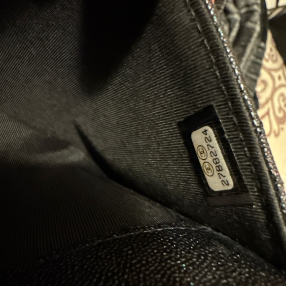 Chanel wallet LOOKING TO TRADE - Picture 15 of 16